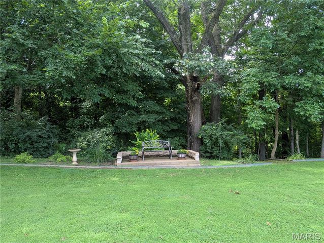 7 Fisher Lane, Greenville, IL 62246