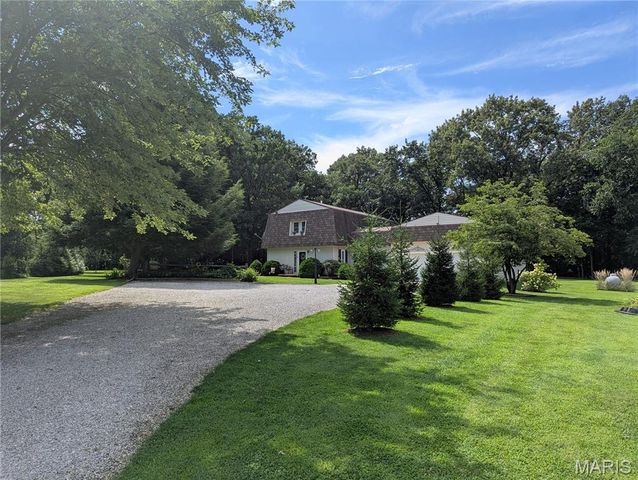 7 Fisher Lane, Greenville, IL 62246