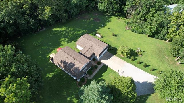 7 Fisher Lane, Greenville, IL 62246