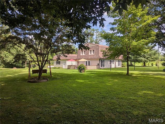 7 Fisher Lane, Greenville, IL 62246