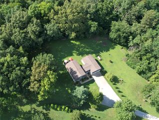 7 Fisher Lane, Greenville, IL 62246