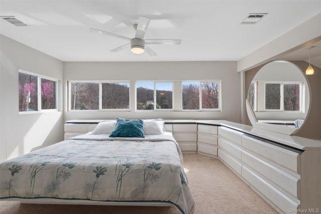 2 N Strawberry Hill Lane, West Nyack, NY 10994