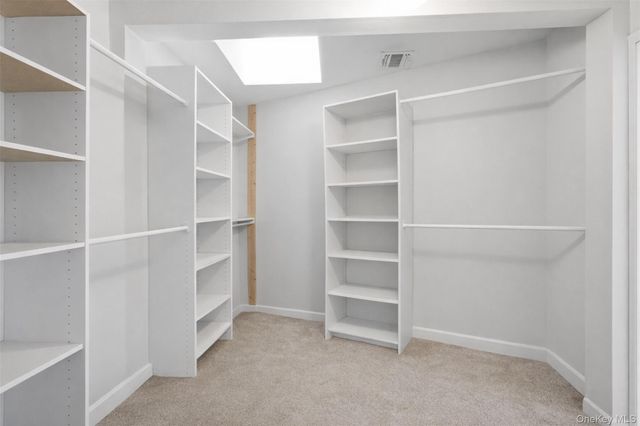 2 N Strawberry Hill Lane, West Nyack, NY 10994