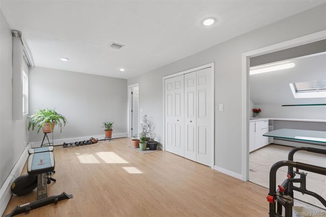 2 N Strawberry Hill Lane, West Nyack, NY 10994