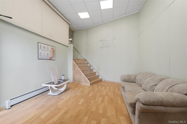 2 N Strawberry Hill Lane, West Nyack, NY 10994