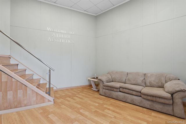 2 N Strawberry Hill Lane, West Nyack, NY 10994