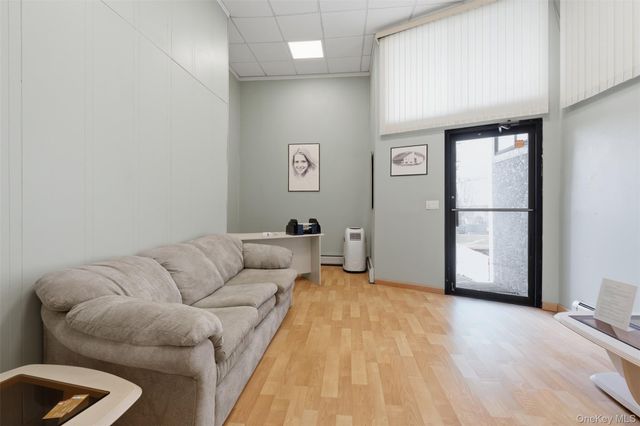 2 N Strawberry Hill Lane, West Nyack, NY 10994