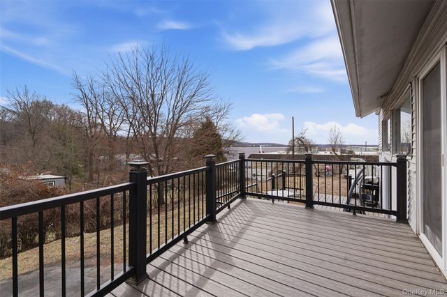 2 N Strawberry Hill Lane, West Nyack, NY 10994