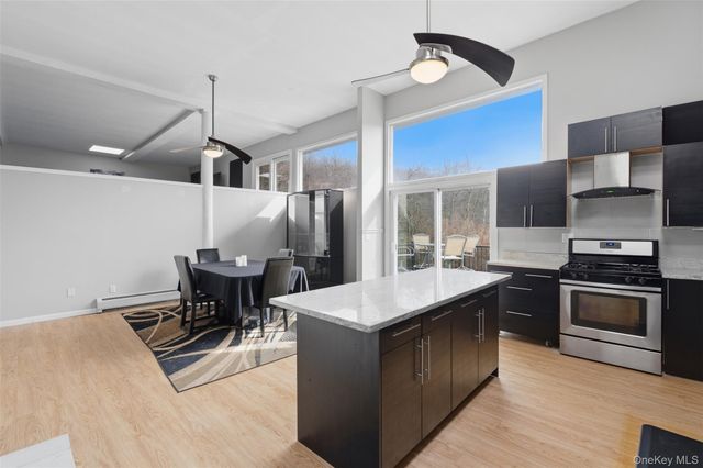 2 N Strawberry Hill Lane, West Nyack, NY 10994