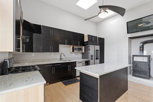 2 N Strawberry Hill Lane, West Nyack, NY 10994