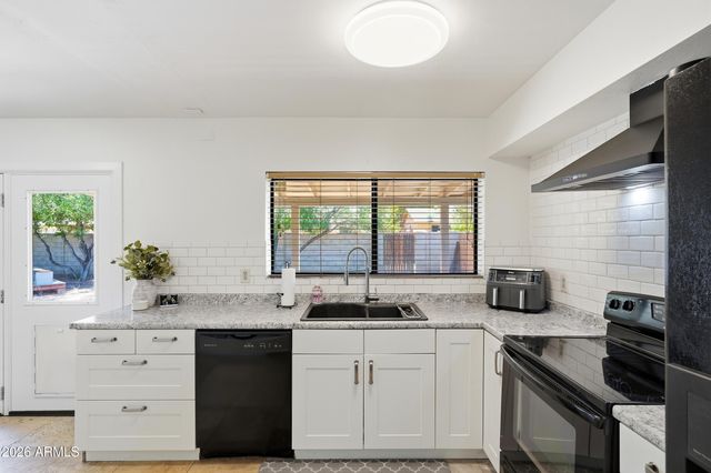 1029 W CARTER Drive, Tempe, AZ 85282