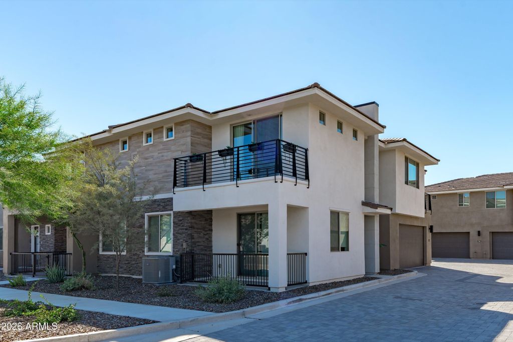 2121 W Sonoran Desert Drive 42, Phoenix, AZ 85085 — exterior