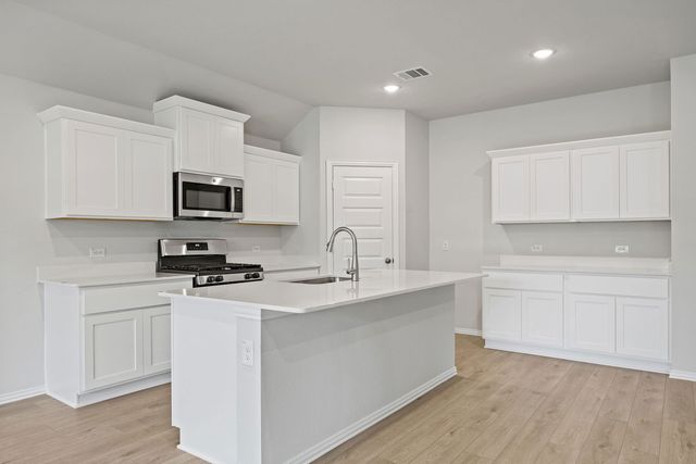 556 Stone Hollow Drive, Van Alstyne, TX 75495