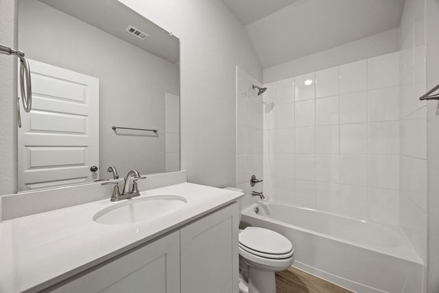 556 Stone Hollow Drive, Van Alstyne, TX 75495