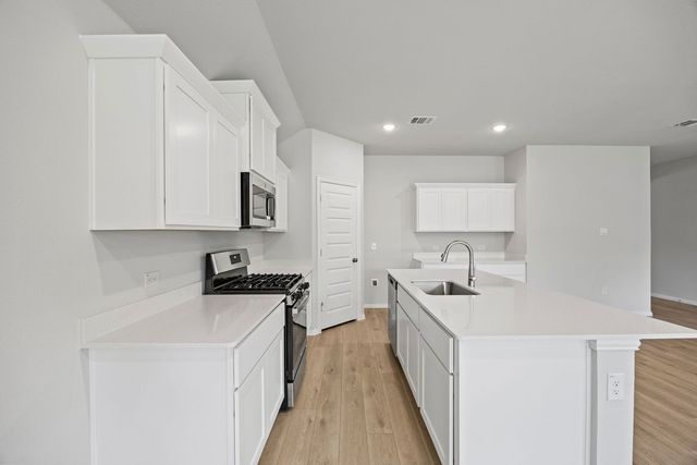 556 Stone Hollow Drive, Van Alstyne, TX 75495