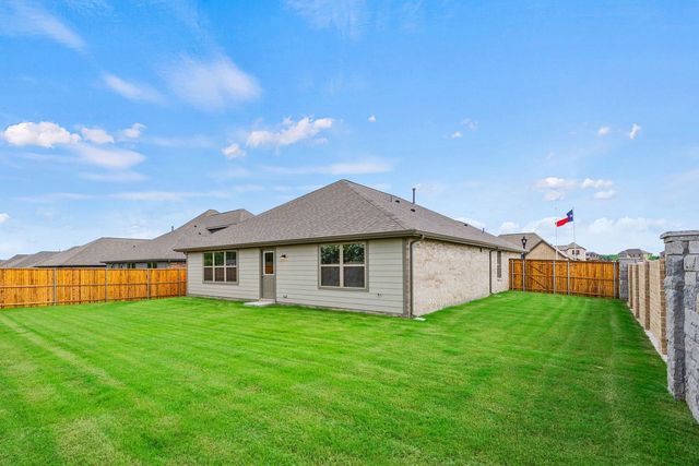 556 Stone Hollow Drive, Van Alstyne, TX 75495