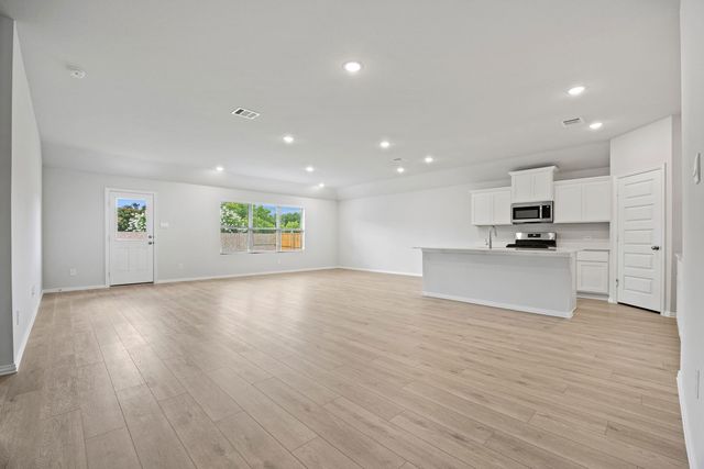 556 Stone Hollow Drive, Van Alstyne, TX 75495