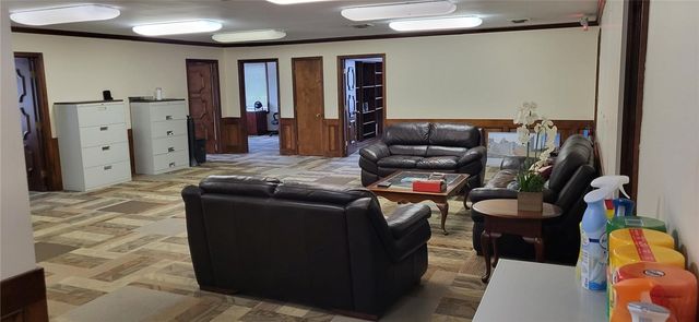 41 Terence Dr, Pleasant Hills, PA 15236