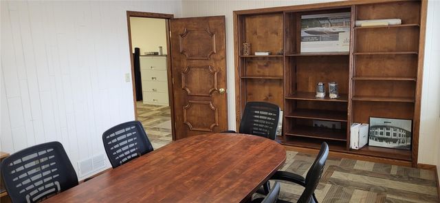 41 Terence Dr, Pleasant Hills, PA 15236