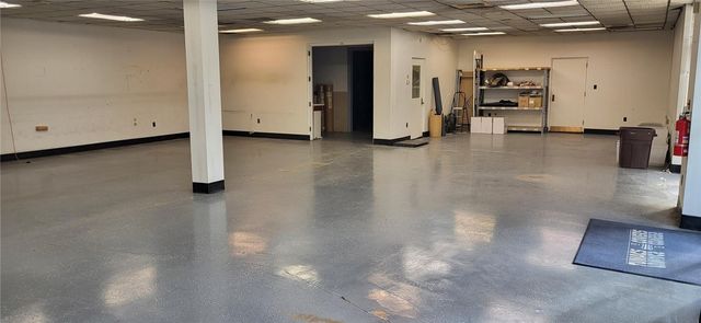 41 Terence Dr, Pleasant Hills, PA 15236