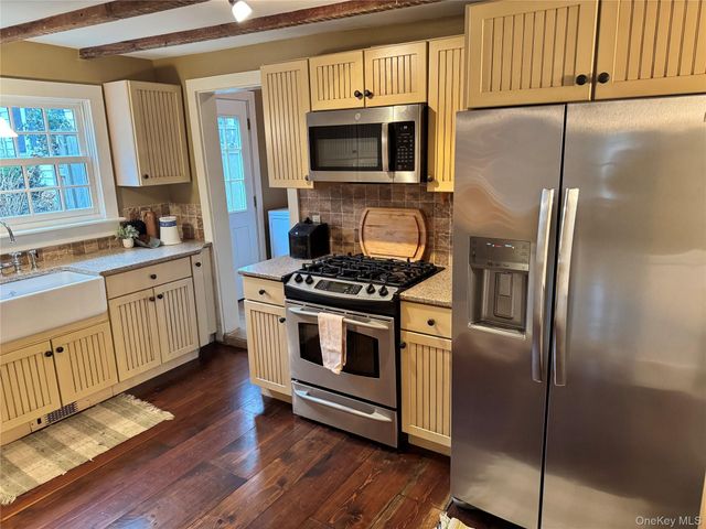 225 Christian Avenue, Stony Brook, NY 11790
