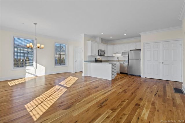 73 W Main Street 2, Clinton, CT 06413