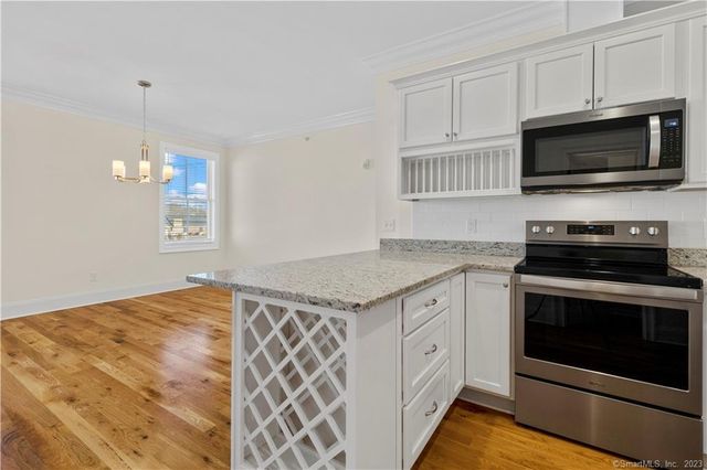 73 W Main Street 2, Clinton, CT 06413