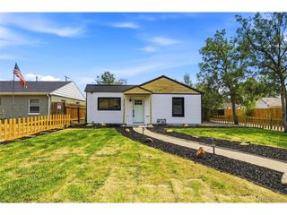 1716 Nome St, Aurora, CO 80010