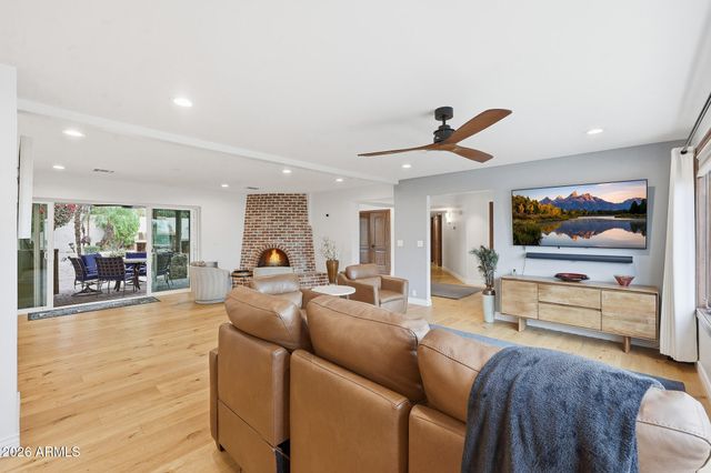 2320 E LINCOLN Way, Phoenix, AZ 85020