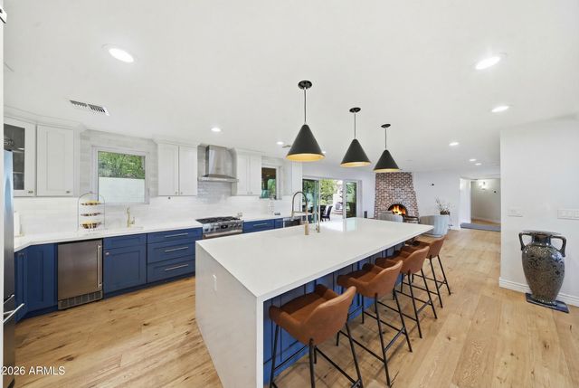 2320 E LINCOLN Way, Phoenix, AZ 85020