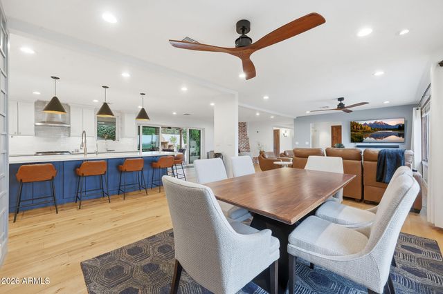 2320 E LINCOLN Way, Phoenix, AZ 85020