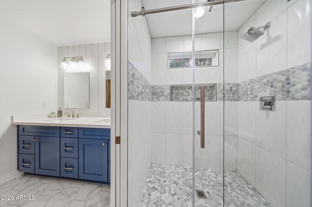 2320 E LINCOLN Way, Phoenix, AZ 85020