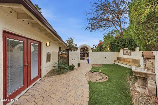 2320 E LINCOLN Way, Phoenix, AZ 85020