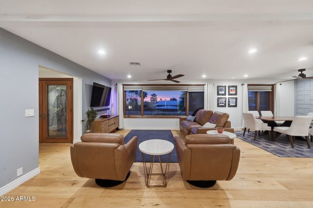 2320 E LINCOLN Way, Phoenix, AZ 85020