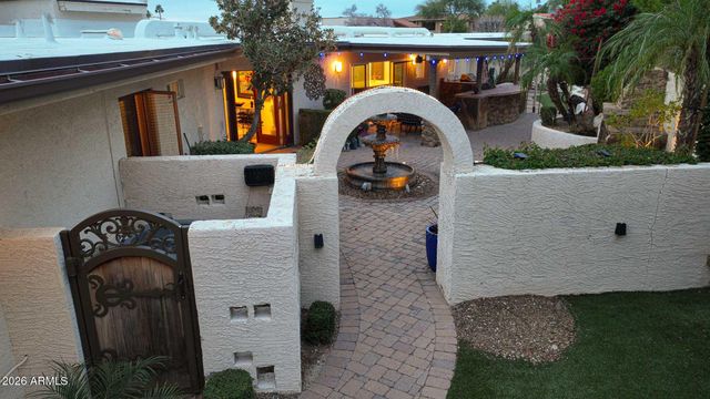 2320 E LINCOLN Way, Phoenix, AZ 85020