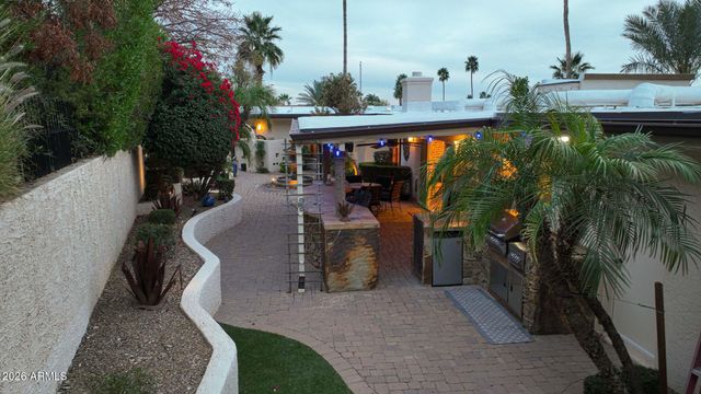 2320 E LINCOLN Way, Phoenix, AZ 85020