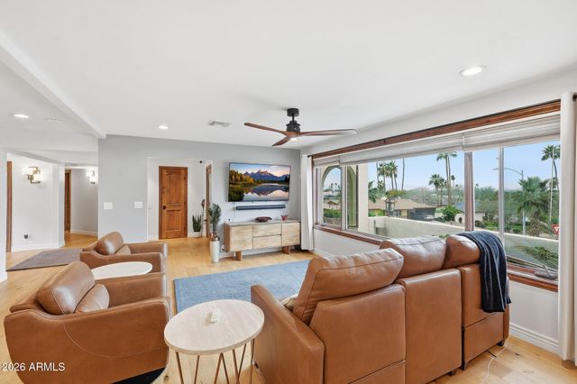 2320 E LINCOLN Way, Phoenix, AZ 85020