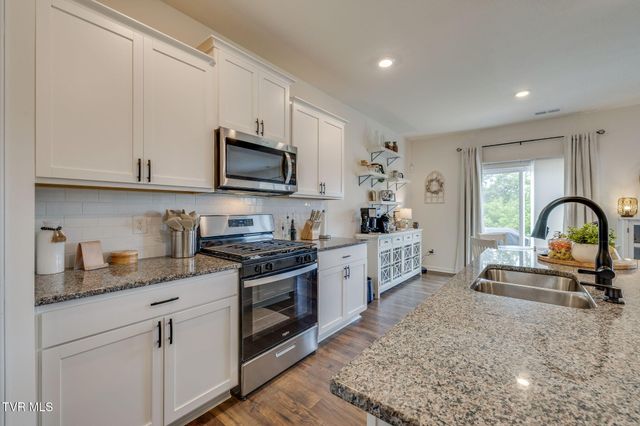 806 Barley Loop, Jonesborough, TN 37659