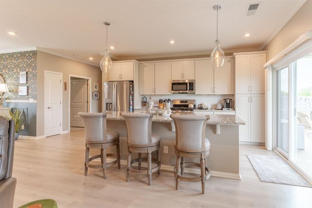 5512 Abbe Wood Drive, Newburgh, IN 47630