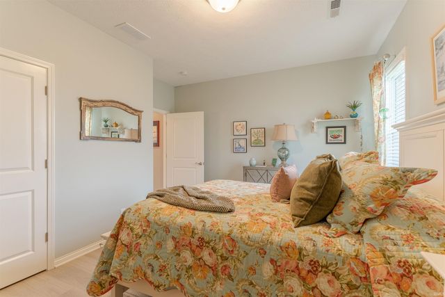 5512 Abbe Wood Drive, Newburgh, IN 47630