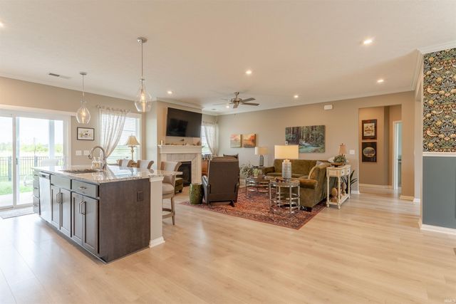 5512 Abbe Wood Drive, Newburgh, IN 47630