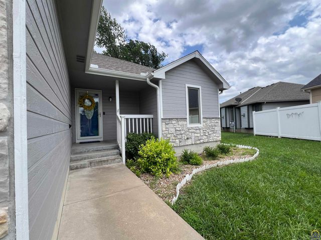 3710 SW Brook Lawn CT, Topeka, KS 66610