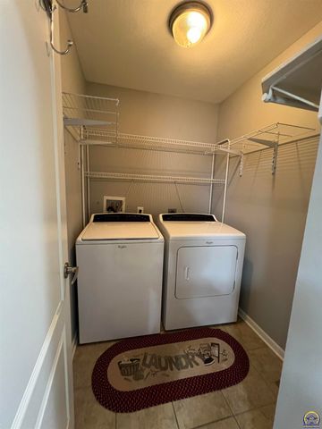 3710 SW Brook Lawn CT, Topeka, KS 66610