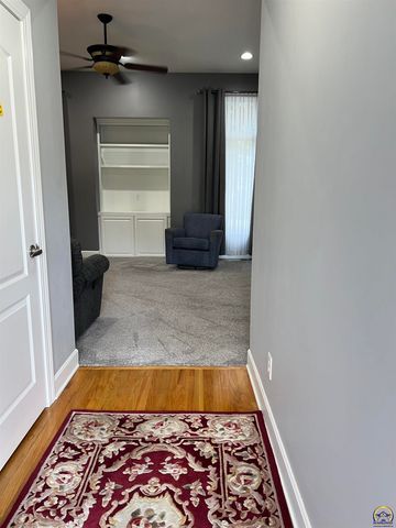 3710 SW Brook Lawn CT, Topeka, KS 66610