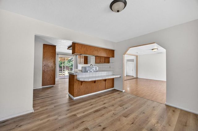 2709-2711 Walnut Ave, Carmichael, CA 95608