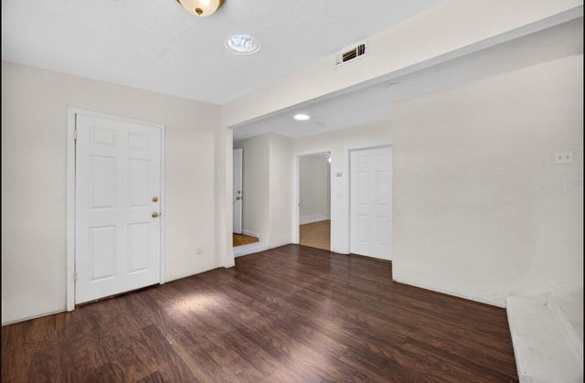 2709-2711 Walnut Ave, Carmichael, CA 95608