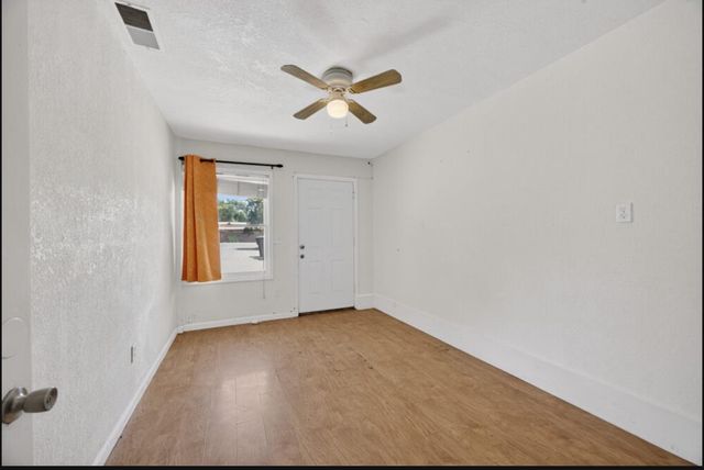 2709-2711 Walnut Ave, Carmichael, CA 95608