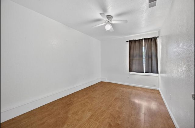 2709-2711 Walnut Ave, Carmichael, CA 95608