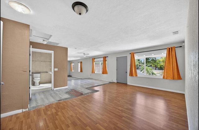 2709-2711 Walnut Ave, Carmichael, CA 95608