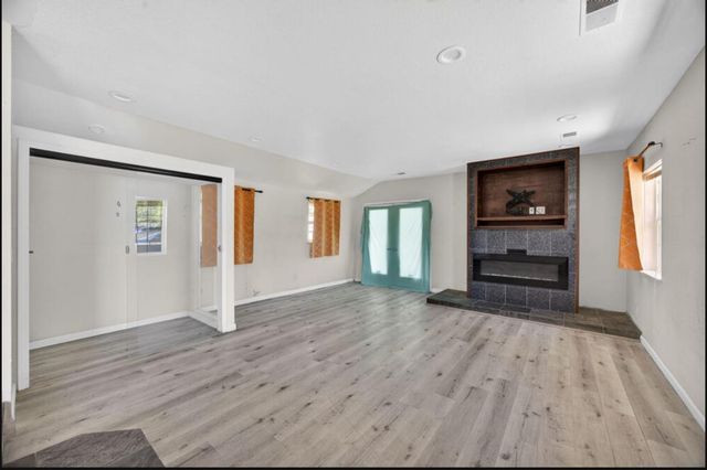 2709-2711 Walnut Ave, Carmichael, CA 95608